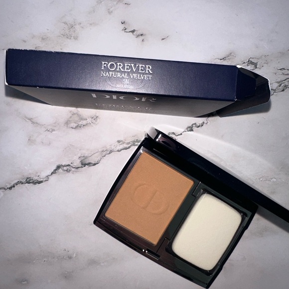 Dior Forever Natural Velvet Powder Foundation in 5N - Picture 2 of 3